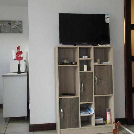 Studio A Boucan Canot سان جيل لي بان المظهر الخارجي الصورة